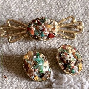 BEAUTIFUL GENUINE STONE BROOCH AND MATCHING EARRINGS